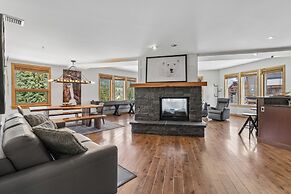 Rundle Cliffs Lodge by Canmore Premier