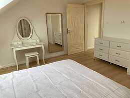 Comfortable, Convenient Holiday Apartment