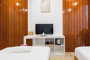 E L Westensee Resort