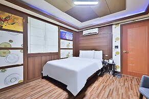 Picasso Motel