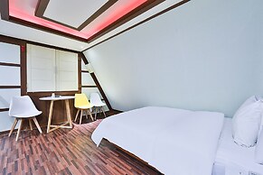 Picasso Motel