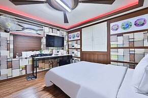 Picasso Motel