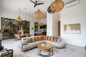Aviela Luxury Villa