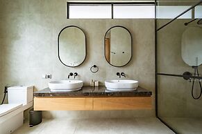 Aviela Luxury Villa