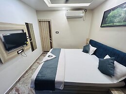 Hotel Dwarka Palace