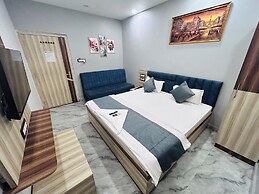 Hotel Dwarka Palace