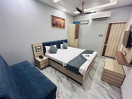 Hotel Dwarka Palace
