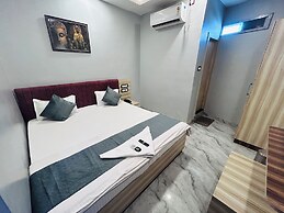 Hotel Dwarka Palace