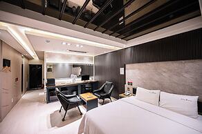 Hotel Bom