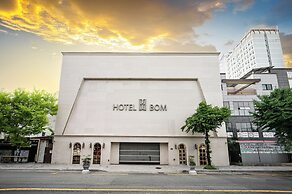 Hotel Bom