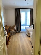 By otel Nilüfer