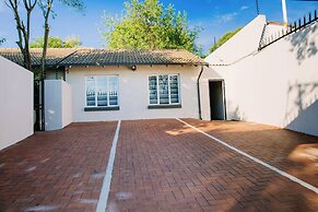 Sandton Hideout SPA and Accommodation