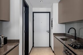 Waves - Stylish 13th-Floor Studio with Top-Notch Amenities
