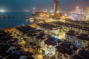 Phoenix Villas Sun Ha Long