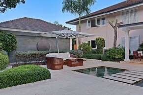 5BR Oceanfront Golf Estate w Pool Private Chef