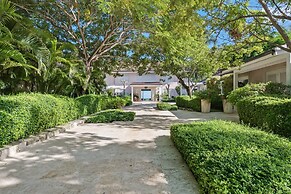 5BR Oceanfront Golf Estate w Pool Private Chef