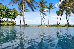 5BR Oceanfront Golf Estate w Pool Private Chef