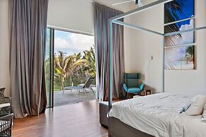 Exquisite Villa w Stunning Ocean Views Gym Golf