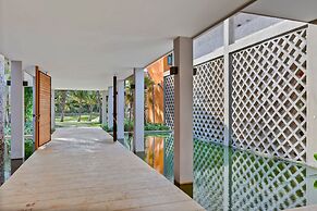 Exquisite Villa w Stunning Ocean Views Gym Golf