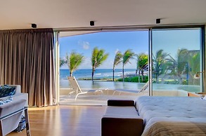 Exquisite Villa w Stunning Ocean Views Gym Golf
