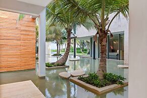 Exquisite Villa w Stunning Ocean Views Gym Golf