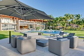 Architectural Oceanfront Masterpiece w Pool