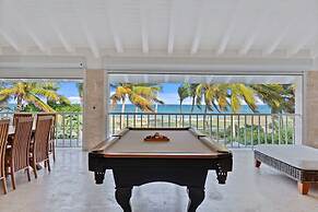 Oceanfront Golf Course Estate w Pool Guest House