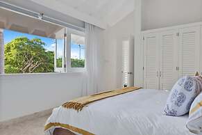 Oceanfront Golf Course Estate w Pool Guest House
