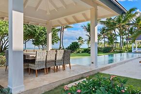 Oceanfront Golf Course Estate w Pool Guest House