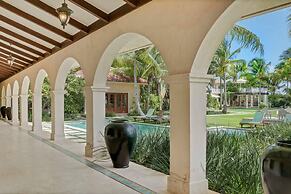 Sophisticated Villas With Private Pools and Staff