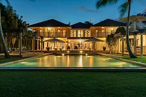 Sophisticated Villas With Private Pools and Staff