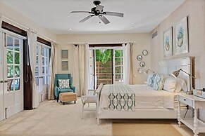 Sophisticated Villas With Private Pools and Staff