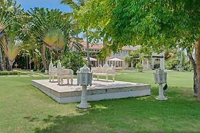 Sophisticated Villas With Private Pools and Staff