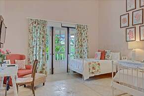 Sophisticated Villas With Private Pools and Staff