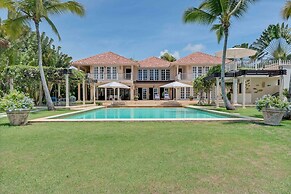 Sophisticated Villas With Private Pools and Staff