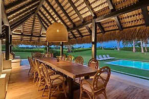 Magnificent 5BR Modern Tropical Villa With Pool