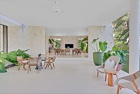 Magnificent 5BR Modern Tropical Villa With Pool