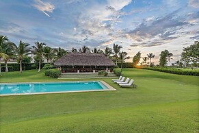 Magnificent 5BR Modern Tropical Villa With Pool