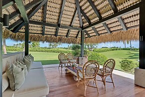 Magnificent 5BR Modern Tropical Villa With Pool