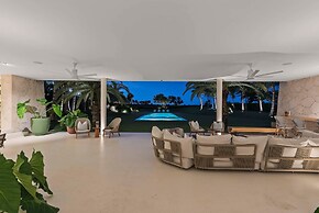 Magnificent 5BR Modern Tropical Villa With Pool