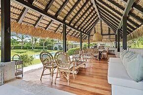 Magnificent 5BR Modern Tropical Villa With Pool