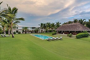 Magnificent 5BR Modern Tropical Villa With Pool