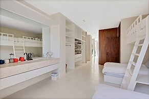 Magnificent 5BR Modern Tropical Villa With Pool