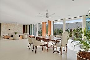 Magnificent 5BR Modern Tropical Villa With Pool