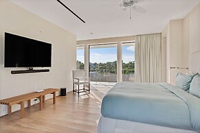 Magnificent 5BR Modern Tropical Villa With Pool