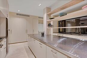 Magnificent 5BR Modern Tropical Villa With Pool