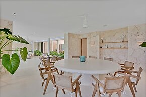 Magnificent 5BR Modern Tropical Villa With Pool