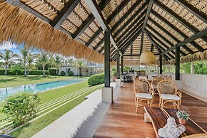 Magnificent 5BR Modern Tropical Villa With Pool