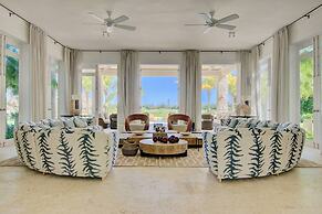 Villa Alta Gracia w Private Pool Designer Decor
