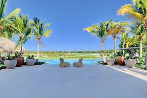 Villa Alta Gracia w Private Pool Designer Decor